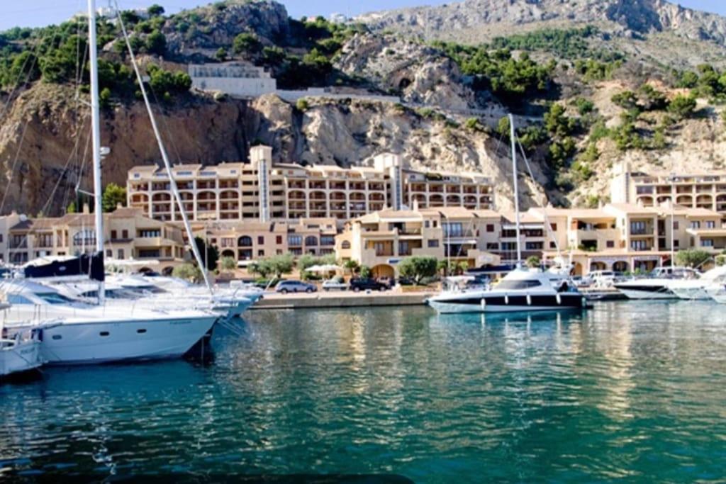 Apartamento En Lujoso Puerto Deportivo ألتيا المظهر الخارجي الصورة