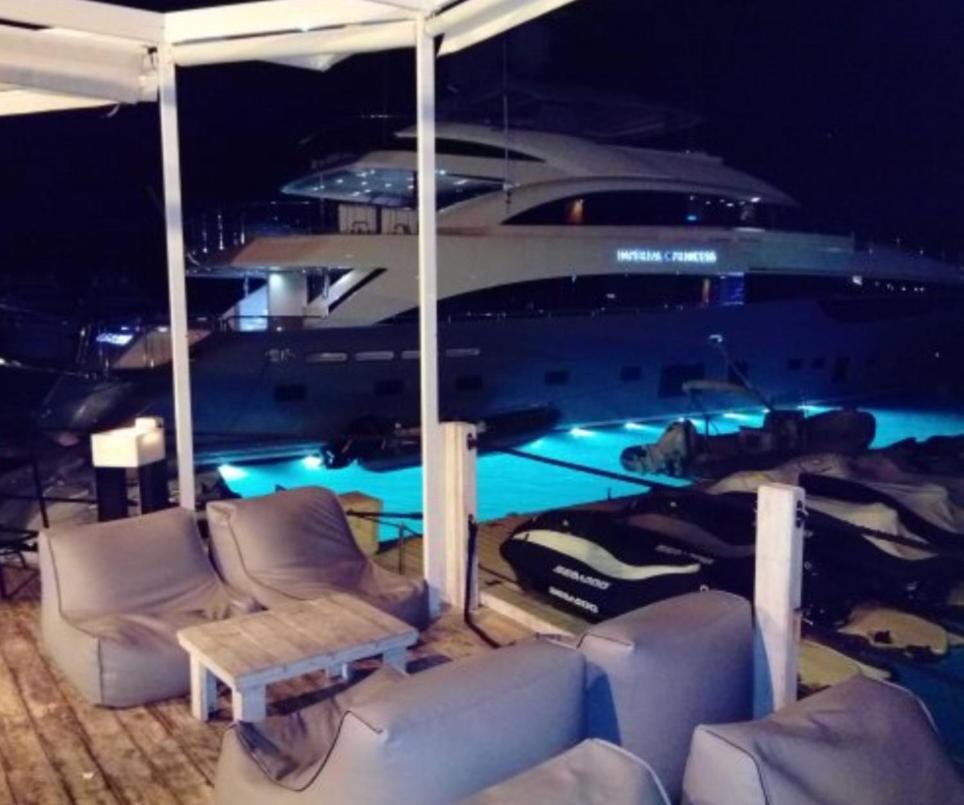 Apartamento En Lujoso Puerto Deportivo ألتيا المظهر الخارجي الصورة